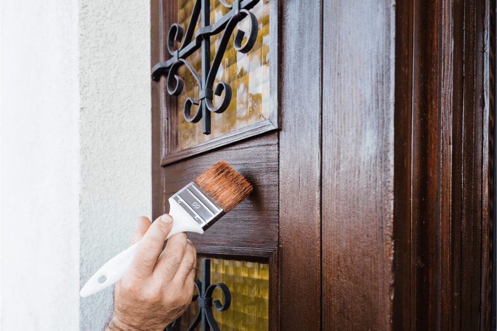 رنگ کردن درب چوبی - دُرناب